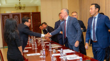 Фотография к новости: Серік Жұманғарин қытайда ірі бизнес өкілдерімен кездесті