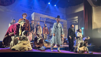 Фотография к новости: Оңтүстік Кореяда қазақстандық театрдың гастрольдері өтуде