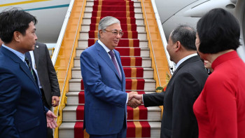 Фотография к новости: Қасым-Жомарт Тоқаев  ресми сапармен Вьетнамға барды