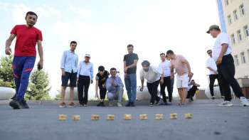 Фотография к новости: Спорт күні. Алматыда асық атудан жарыс өтті