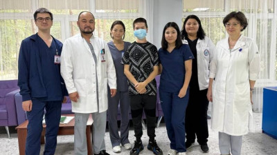 Дәрігерлер донордың жүрегі салынған жігіттің жағдайы туралы айтты