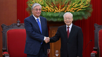 Фотография к новости: Мемлекет басшысы Вьетнам Коммунистік партиясы Орталық комитетінің Бас хатшысымен кездесті