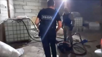 Фотография к новости: Өскеменде спирт жасаумен айналысқан топ ұсталды