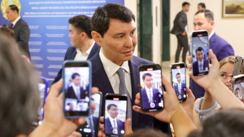 Фотография к новости: Жамаубаев жауабы: 85 мың теңгеге өмір сүруге бола ма