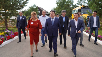 Фотография к новости: Оқу-ағарту министрі Ақмола облысының білім беру ұйымдарымен танысты