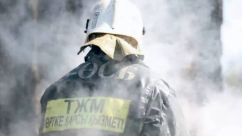 Фотография к новости: Ақтөбелік өрт сөндірушілер өрттен 6 адамды құтқарды