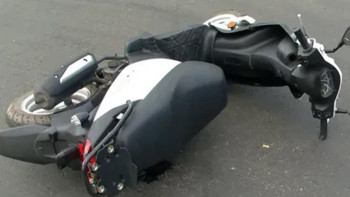 Фотография к новости: Шымкентте скутер тізгіндеген жүкті әйел жол апатына түсті