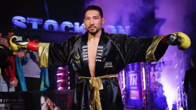 Әлімханұлы титулды жекпе-жек алдында бапкер ауыстырды