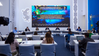 Фотография к новости: Күнбағыс тұқымын сатудан кім пайда табады