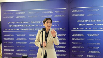 Фотография к новости: “Тәрбиелеуіміз керек”: Дүйсенова жәрмеңкені тас-талқан еткендер жайлы