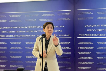 Фотография к новости: “Тәрбиелеуіміз керек”: Дүйсенова жәрмеңкені тас-талқан еткендер жайлы