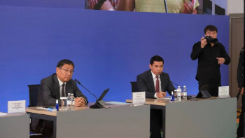 Фотография к новости: Алматы тұрғыны мұғалімдердің Швейцарияға баратынына наразы