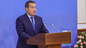 Фотография к новости: Смайылов: Конституция –  Тәуелсіздігіміздің сенімді кепілі