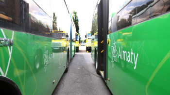 Фотография к новости: Алматыда 18 метрлік жаңа автобустар жолға шығады