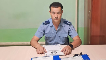 Фотография к новости: Шымкенттік полицей жоғалған 1 млн теңгені иесіне қайтарды