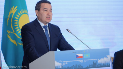 Мемлекеттік қызметшілер саны 15%-ке қысқартылды - Смайылов