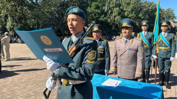 Фотография к новости: Курсанттар Отанға адал болуға ант берді