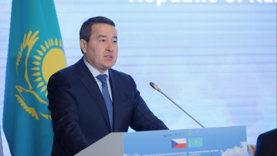 Премьер-министр «АМАНАТ» партиясы фракциясының кеңейтілген отырысына қатысты