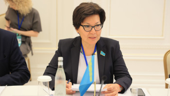 Фотография к новости: Коррупцияны түбімен жою керек - депутат