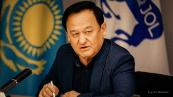 Фотография к новости: Депутат Иса заң жобасының қазақша атауын сынға алды