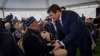 Фотография к новости: Экс-министр Асхат Оралов әріптестеріне алғыс айтты