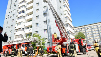 Фотография к новости: Ақтөбеде көп қабатты тұрғын үйде өрт-тактикалық оқу-жаттығу өтті