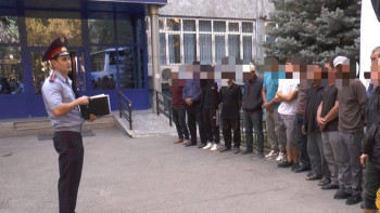 Фотография к новости: Алматыда Тәжікстан мен Өзбекстанның 30 азаматы елден шығарылды