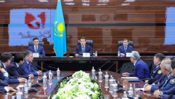 Фотография к новости: Смайылов Шымкент қаласының жаңа әкімі алдына міндеттер қойды