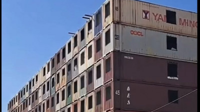 Алматыдағы "контейнер" ғимарат тұрғындар назарына ілікті