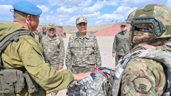 Фотография к новости: Тоқаев отандық қорғаныс өнеркәсібі кешенін аралады