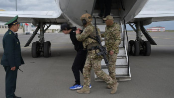 Фотография к новости: Елге Коспаев және ол бастаған қылмыстық топтың 7 мүшесі жеткізілді