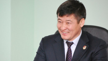 Фотография к новости: Өздері шешеді. Дәулет Тұрлыханов әйелді ұрған тағы бір ұлы жайлы айтты