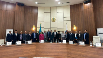 Фотография к новости: Экономиканың өзі қуатты этноәлеуметтік интеграторға айналды