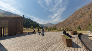 Фотография к новости: Еліміздегі ең көрікті жерден айырылып қаламыз. Депутат дабыл қақты