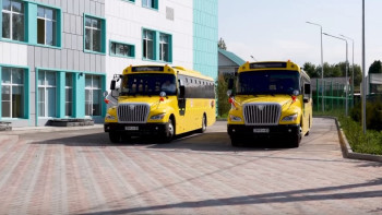 Фотография к новости: Алматыда мектеп автобустары 30 мектепке қызмет көрсетеді