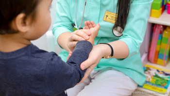 Фотография к новости: 2 млн теңге: Сенатор болашақ дәрігерлерді оқытатын білім ордаларындағы қаржыландыру мәселесін көтерді