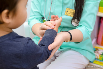 Фотография к новости: 2 млн теңге: Сенатор болашақ дәрігерлерді оқытатын білім ордаларындағы қаржыландыру мәселесін көтерді