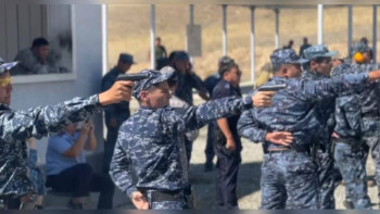 Фотография к новости: Жетісу полицейлері арасында жауынгерлік қарудан оқ ату бойынша турнир өтті