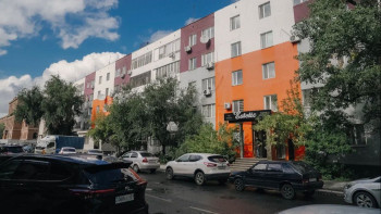 Фотография к новости: Семейде 38 көпқабатты үйдің сырты жаңартылды