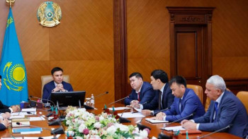 Фотография к новости: Жеке мектептердегі оқушыларды ыстық тамақпен қамту мәселесі қарастырылды