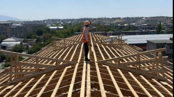 Фотография к новости: Шымкентте тұрғын үйлерді жөндеу қарқынды жүріп жатыр