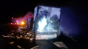 Фотография к новости: Қызылорда облысында қауын тиелген жүк көлігі толығымен жанып кетті