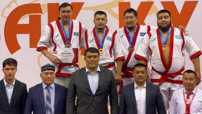 Қарулы күштердің спортшылары қазақ күресінде жеңіске жетті