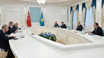 Фотография к новости: Мемлекет басшысы Түркия Сыртқы істер министрін қабылдады