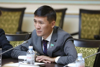 Фотография к новости: Тоғызқұмалақ тек қазақ халқына емес, түркі әлеміне ортақ мұра – Әкім Тұрсұн