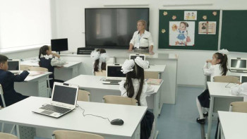 Фотография к новости: 220 мыңнан астам педагогтың жалақысына 50% төлем қосылады