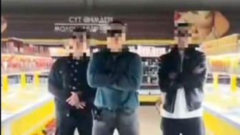 Фотография к новости: Гипермаркетке түнеп, білгенін істеген тиктокерлер құрықталды