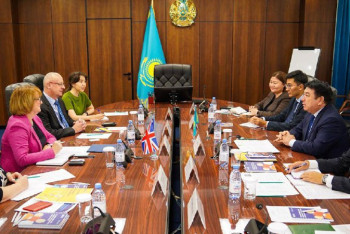 Фотография к новости: Оқу-ағарту министрі Ұлыбритания елшісімен кездесті