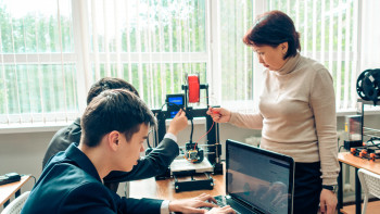 Фотография к новости: Мұғалімдердің табысы көбейді, бірақ инфляция өсімді «жеп қойды»