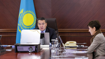 Фотография к новости: Әлихан Смайылов Жамбыл облысына қатысты жиын өткізді